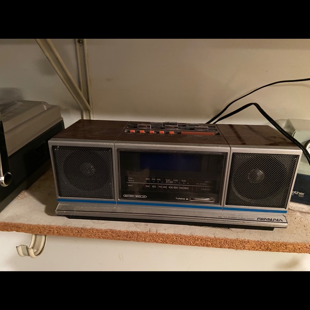 Vintage Sound design clock radio